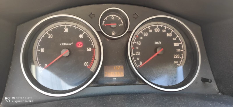 Opel Astra 1.9 CDTI, снимка 11 - Автомобили и джипове - 52846507