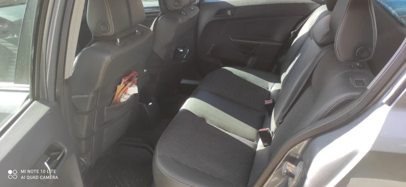 Opel Astra 1.9 CDTI, снимка 10 - Автомобили и джипове - 52846507