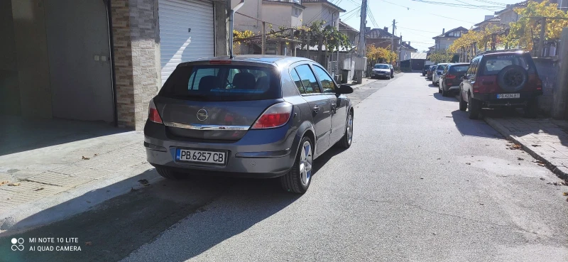 Opel Astra 1.9 CDTI, снимка 5 - Автомобили и джипове - 52846507