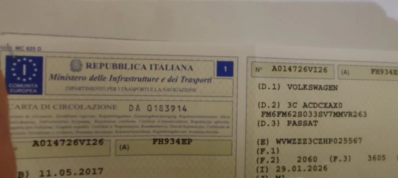 VW Passat 1.6 TDI, снимка 17 - Автомобили и джипове - 53395168