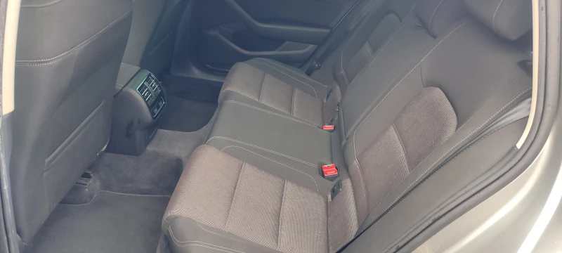 VW Passat 1.6 TDI, снимка 14 - Автомобили и джипове - 53395168