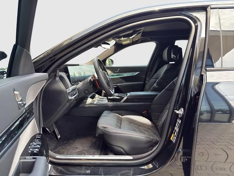 BMW 760 M e xDrive Sedan , снимка 5 - Автомобили и джипове - 56084237