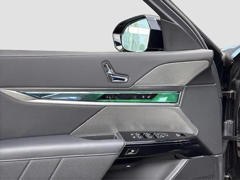 BMW 760 M e xDrive Sedan , снимка 7 - Автомобили и джипове - 56084237