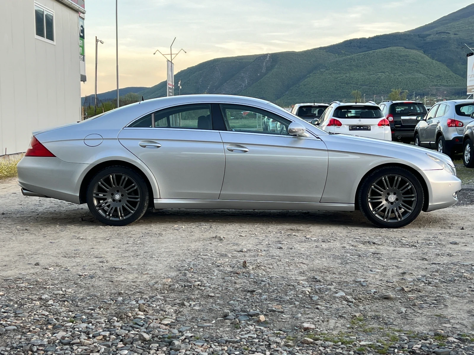 Mercedes-Benz CLS 320 CDI 224к.с./На пружини/ Перфектно състояние!!! - изображение 4