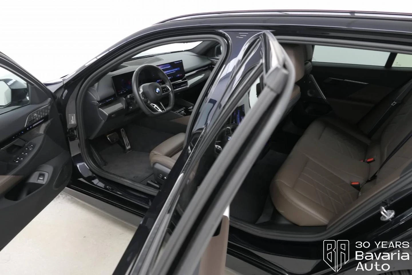 BMW 540 d xDrive Touring M Sport Paket - изображение 5