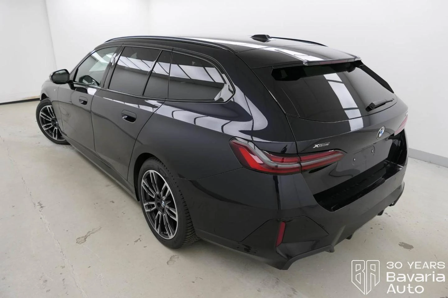 BMW 540 d xDrive Touring M Sport Paket - изображение 2