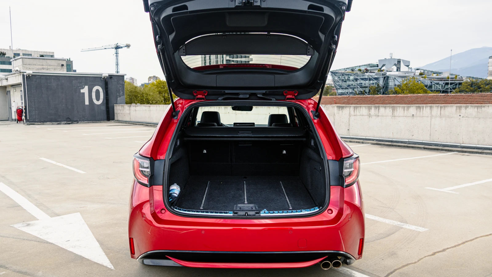 Toyota Corolla Luxury Premium Pano Roof 2.0 Hybrid 184hp. | Mobile.bg   17