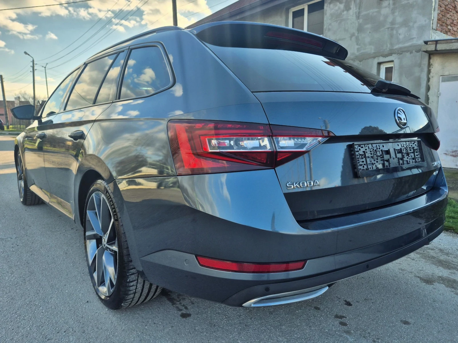 Skoda Superb 2.0TDI 4x4 SPORT LINE  - изображение 6