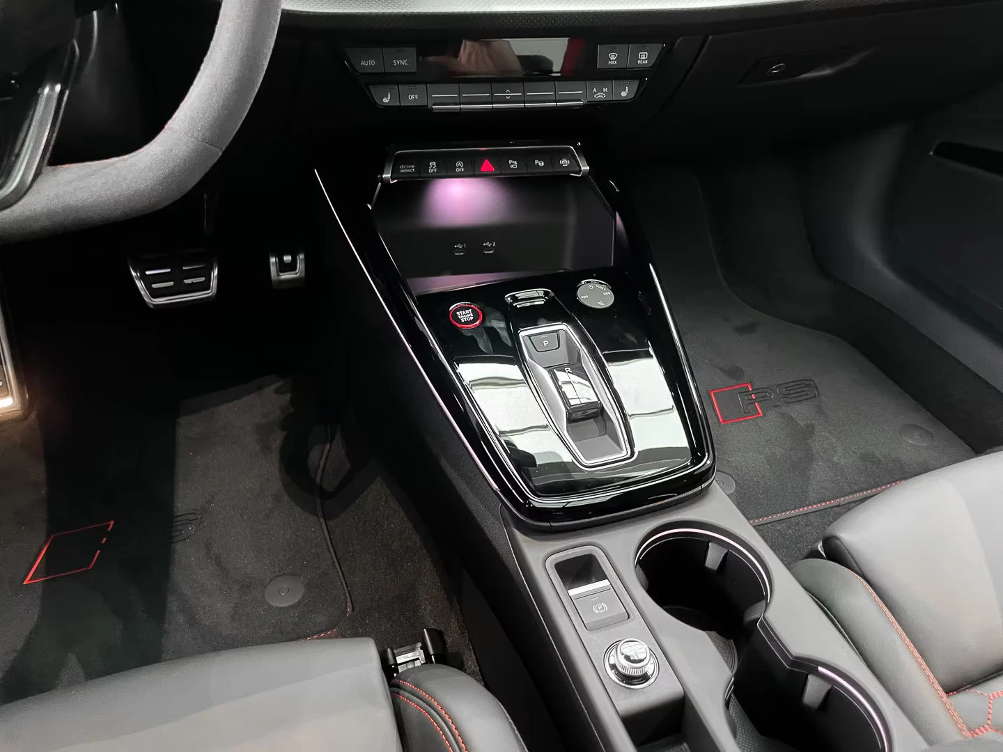 Audi Rs3 CARBON/400HP/PANO/SONOS/MASSAGE/MATRIX/MEMO/750g | Mobile.bg � ����������� 12