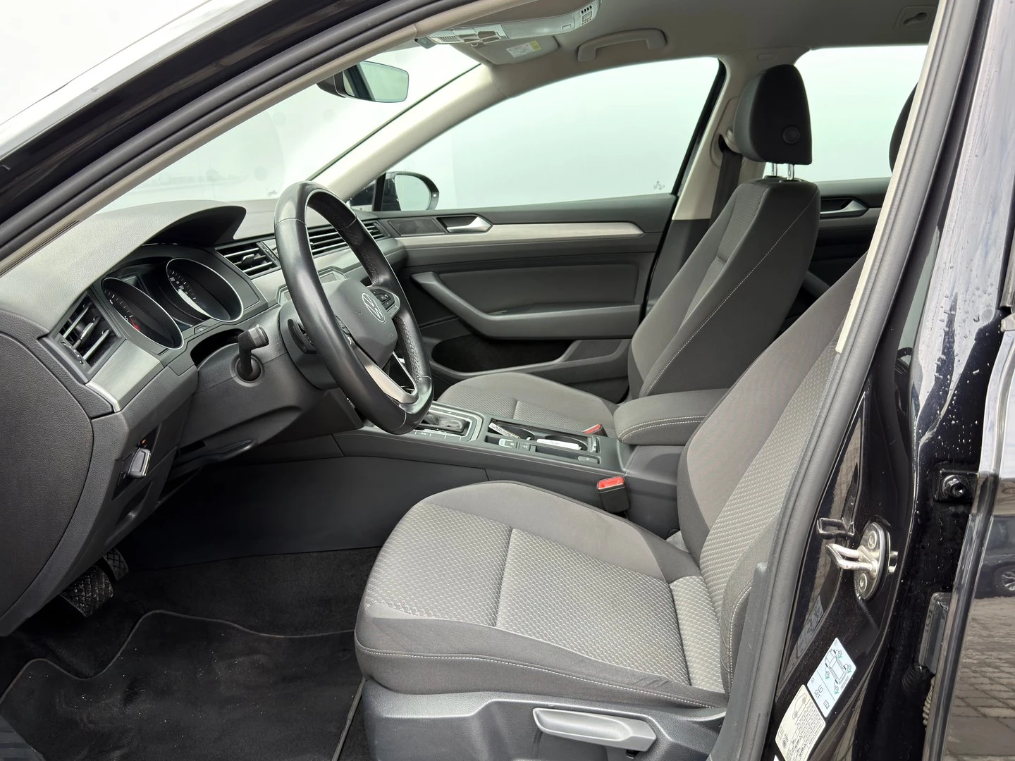 VW Passat Business 2.0 TDI SCR DSG - изображение 5