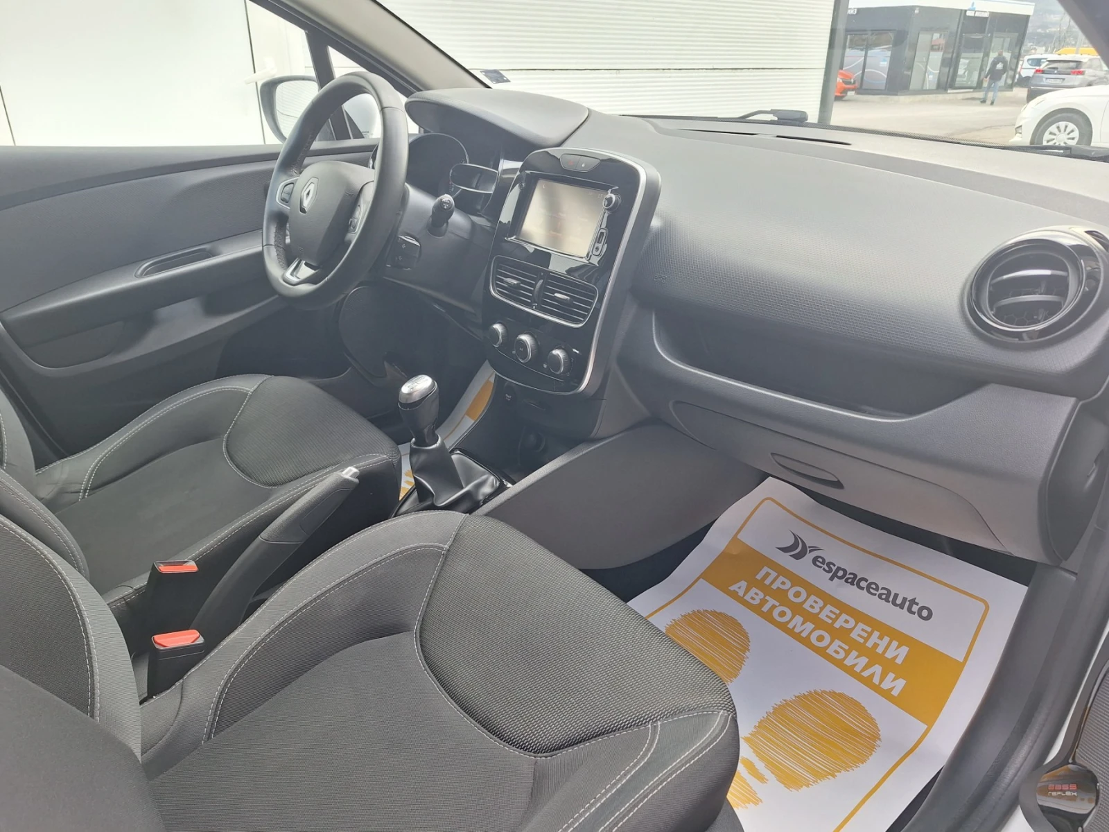 Renault Clio TCe 75к.с., снимка 14 - Автомобили и джипове - 53706940