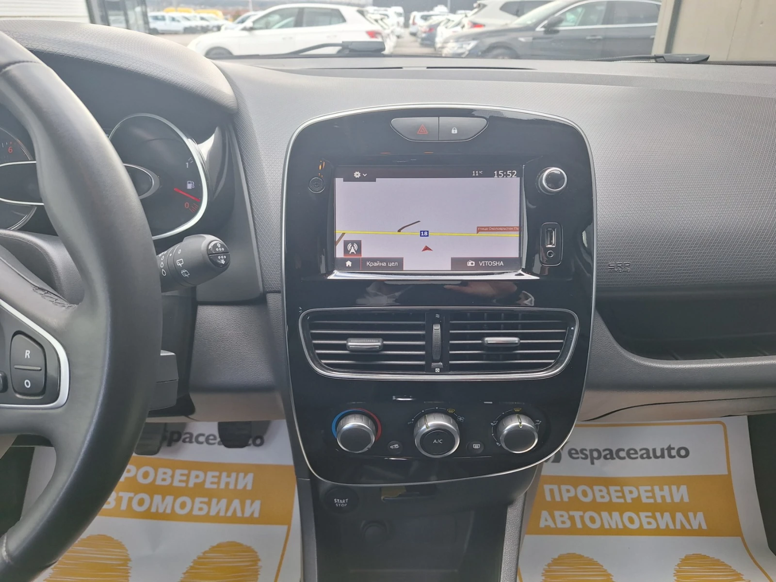 Renault Clio TCe 75к.с., снимка 11 - Автомобили и джипове - 53706940