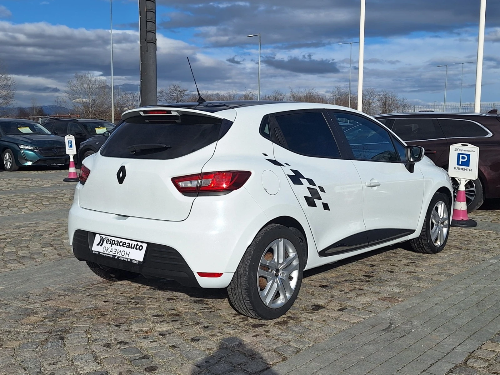 Renault Clio TCe 75к.с., снимка 6 - Автомобили и джипове - 53706940