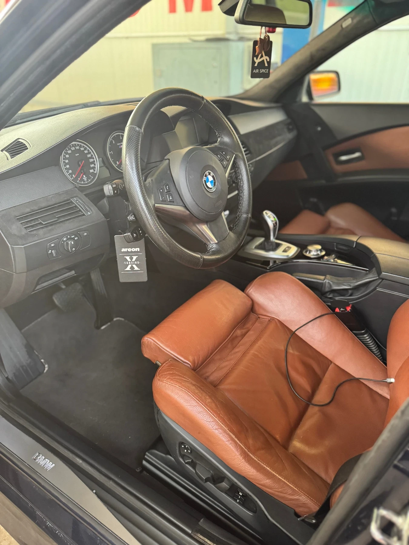 BMW 530 BMW E60 530d SAT M-Packet 350к.с. 767Nm Доказани к, снимка 5 - Автомобили и джипове - 53775662