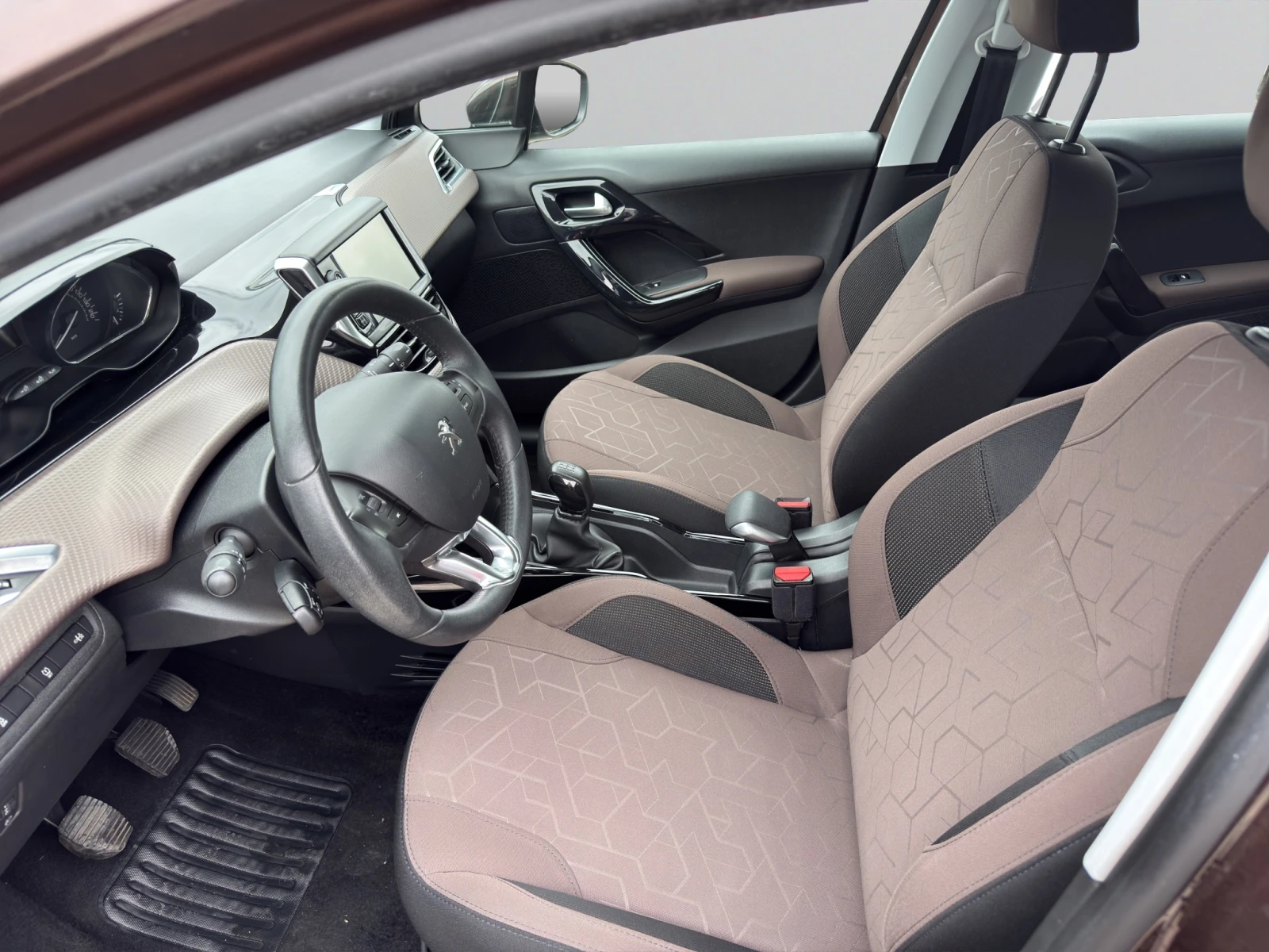 Peugeot 2008 ACTIVE 1.2 VTi 82 BVM5//1407037, снимка 11 - Автомобили и джипове - 55185091