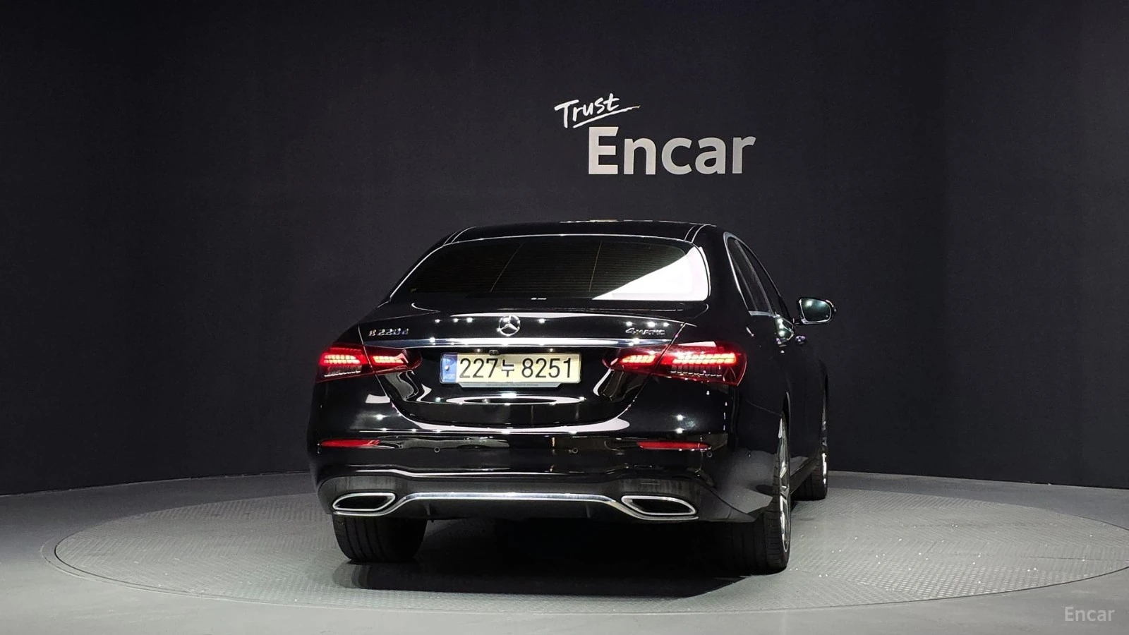 Mercedes-Benz E 220 4MATIC/AMG-LINE/DRIVE-ASSISTS/SUNROOF | Mobile.bg � ����������� 4