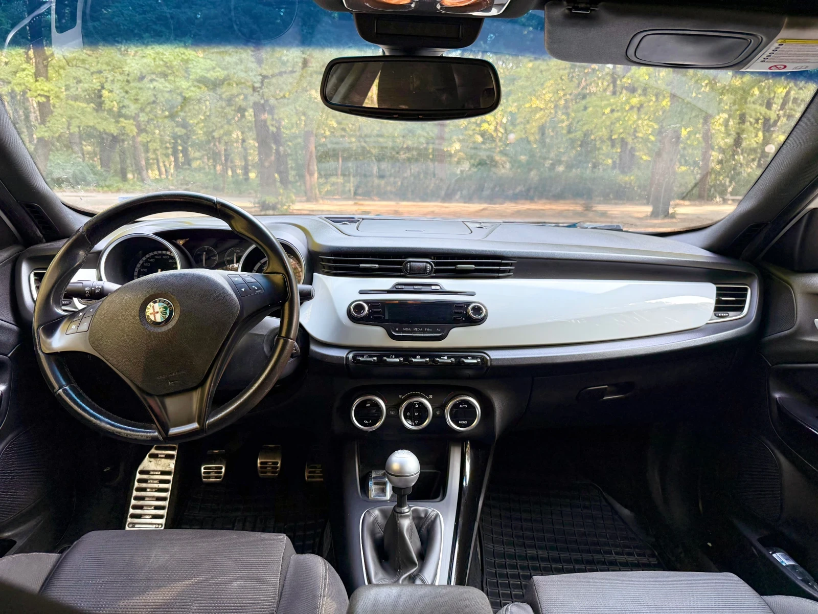 Alfa Romeo Giulietta 2.0 JTDM, снимка 11 - Автомобили и джипове - 55734782