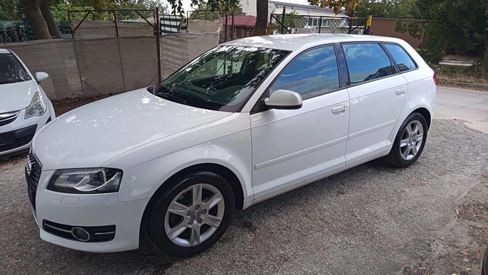 Audi A3 1.6TDI FACELIFT LED EURO 5, снимка 4 - Автомобили и джипове - 56259309