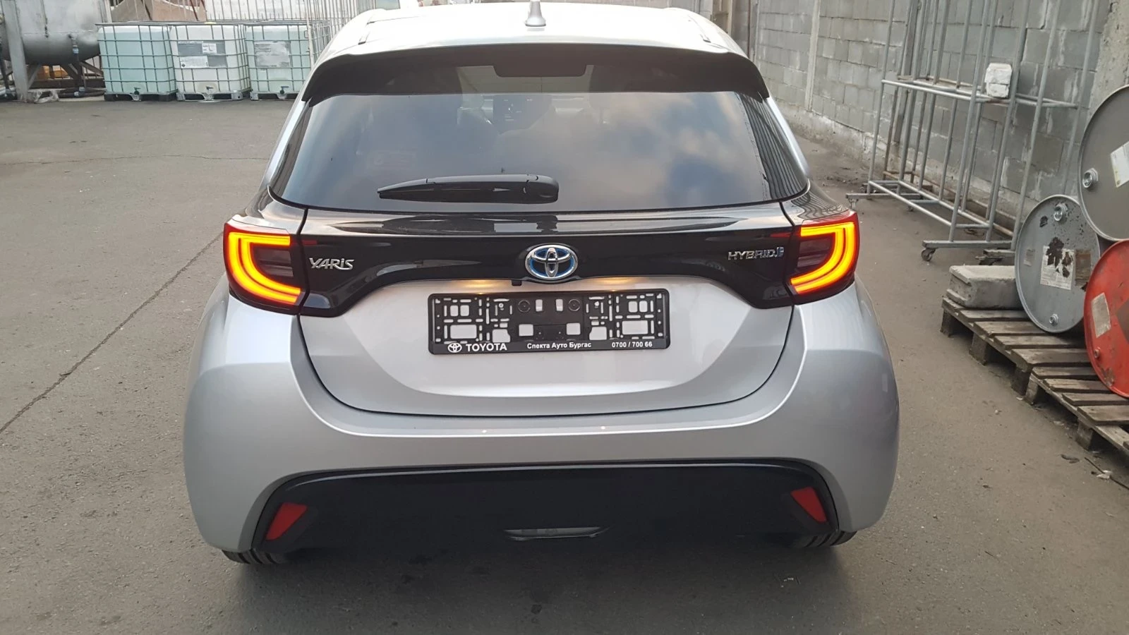 Toyota Yaris, снимка 7 - Автомобили и джипове - 56394995