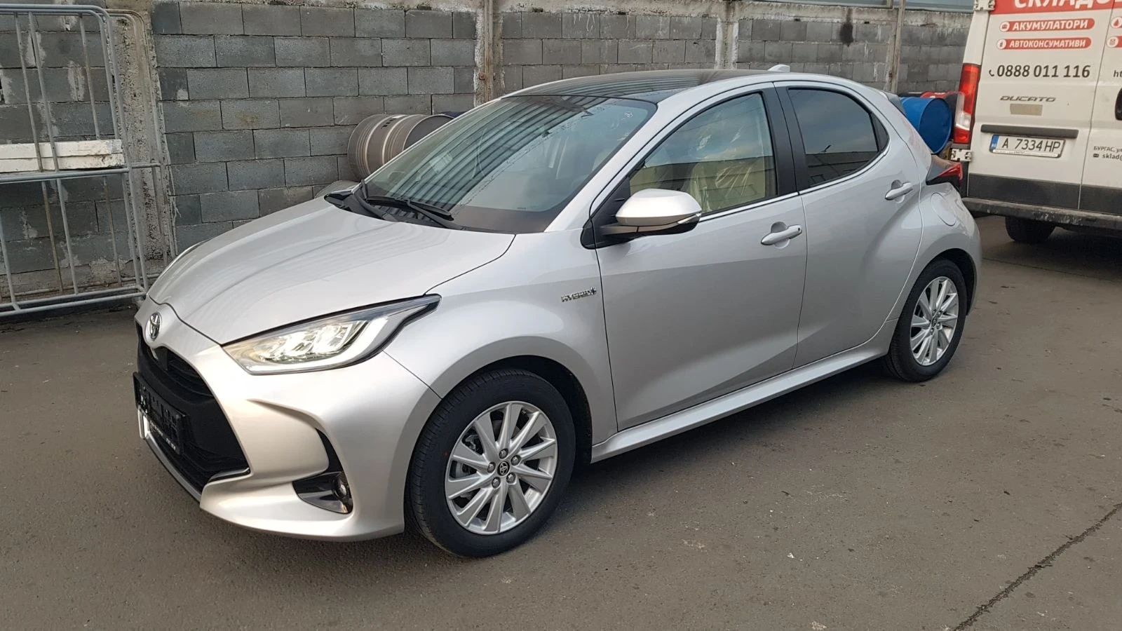 Toyota Yaris, снимка 6 - Автомобили и джипове - 56394995