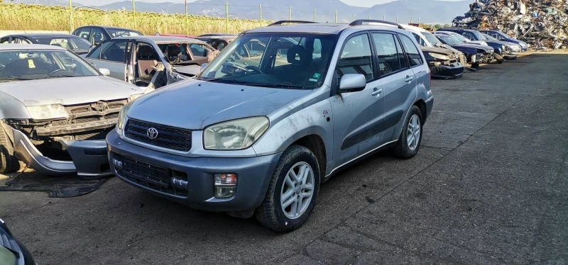 Toyota Rav4 2.0, снимка 1 - Автомобили и джипове - 41745622