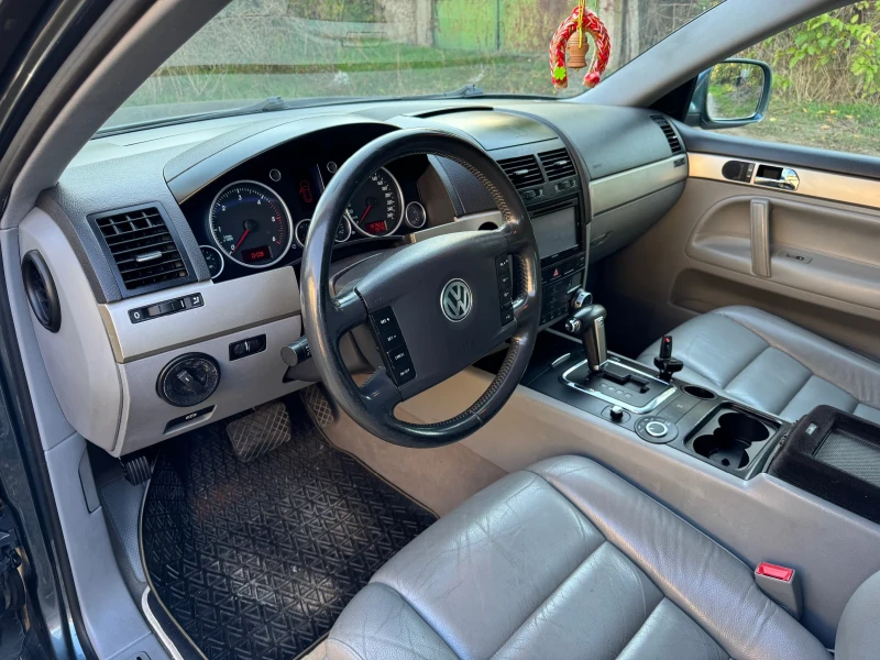 VW Touareg, снимка 7 - Автомобили и джипове - 47633643