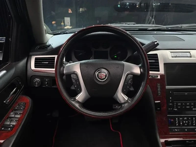 Cadillac Escalade, снимка 13 - Автомобили и джипове - 56690480