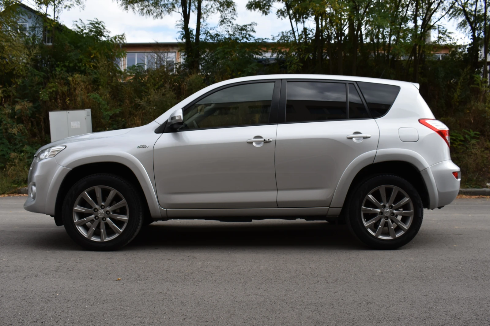 Toyota Rav4 2.2D/150kc= FACELIFT= 4X4= AUTOMAT= КОЖА;НАВИ= ТОП - изображение 2