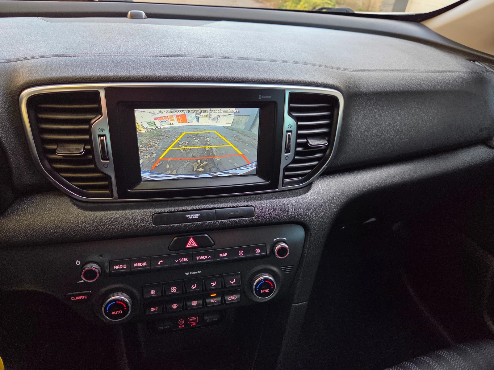 Kia Sportage   1.7CRDi* NAVI* CAMERA* TOP*  | Mobile.bg   16