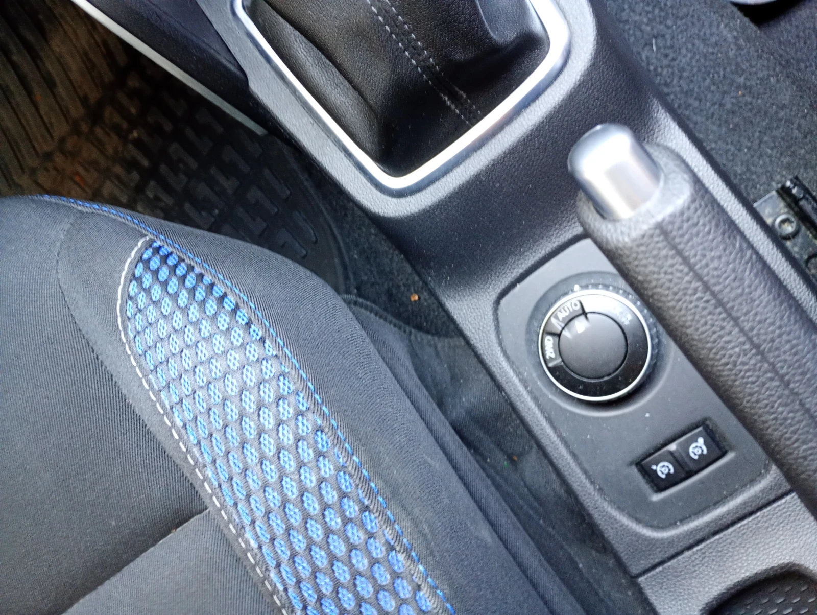 Dacia Duster, снимка 13 - Автомобили и джипове - 54257764