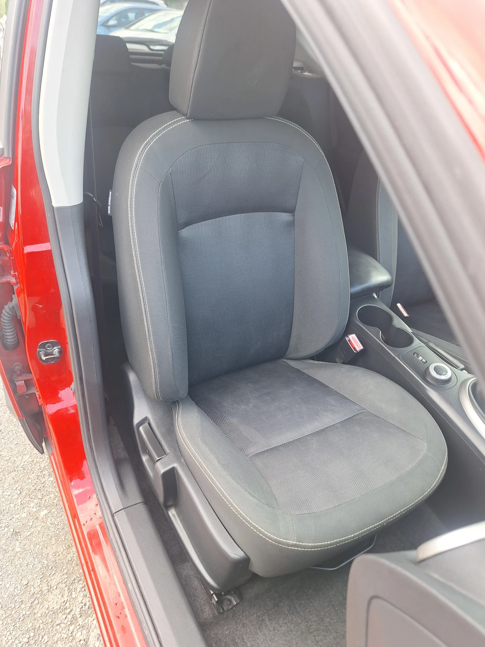 Nissan Qashqai 2.0i-4x4-NAVI-PANORAMA, снимка 9 - Автомобили и джипове - 54931246