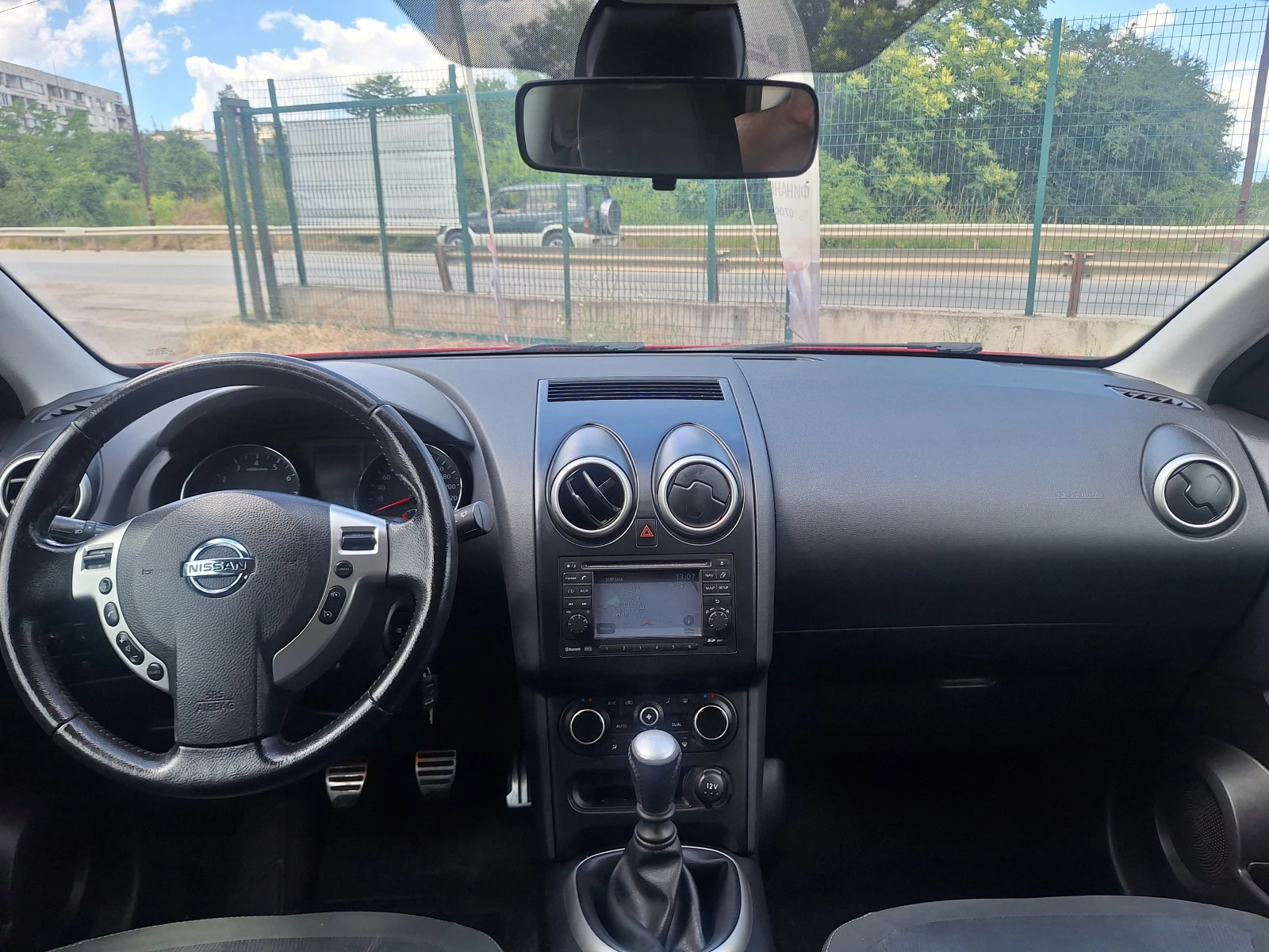 Nissan Qashqai 2.0i-4x4-NAVI-PANORAMA, снимка 13 - Автомобили и джипове - 54931246