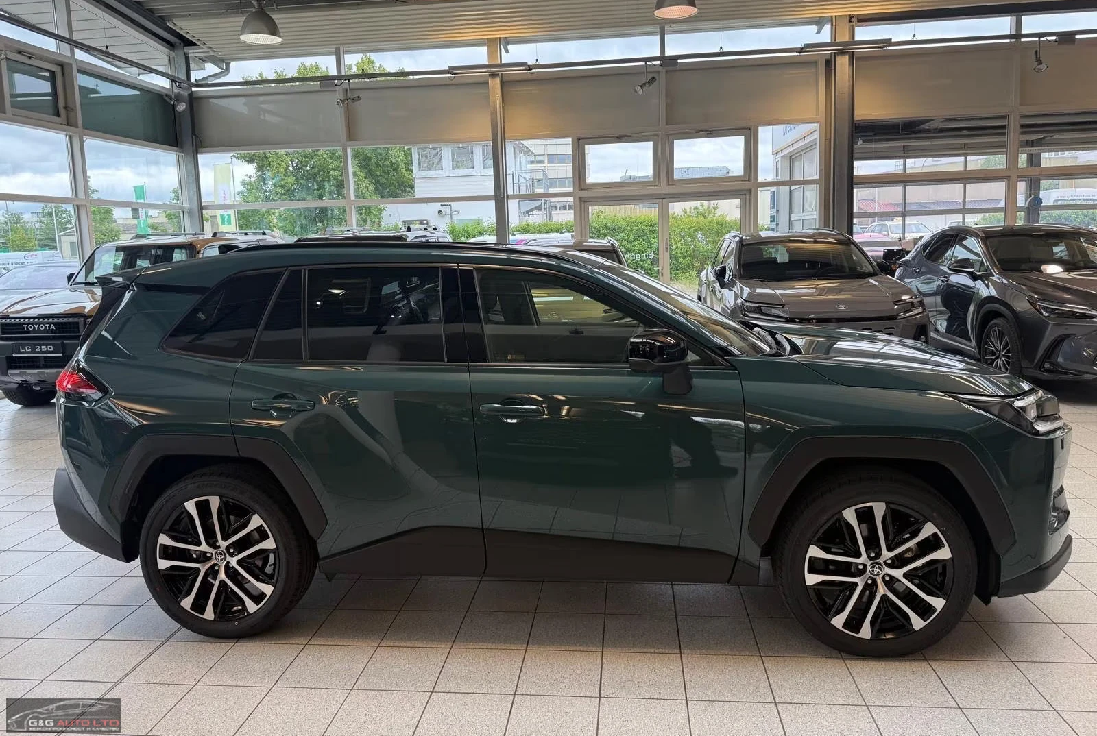 Toyota Rav4 НОВ!/LOUNGE/194HP/PANO/360/4X4/HUD/JBL/MEMO/489q, снимка 6 - Автомобили и джипове - 55308670
