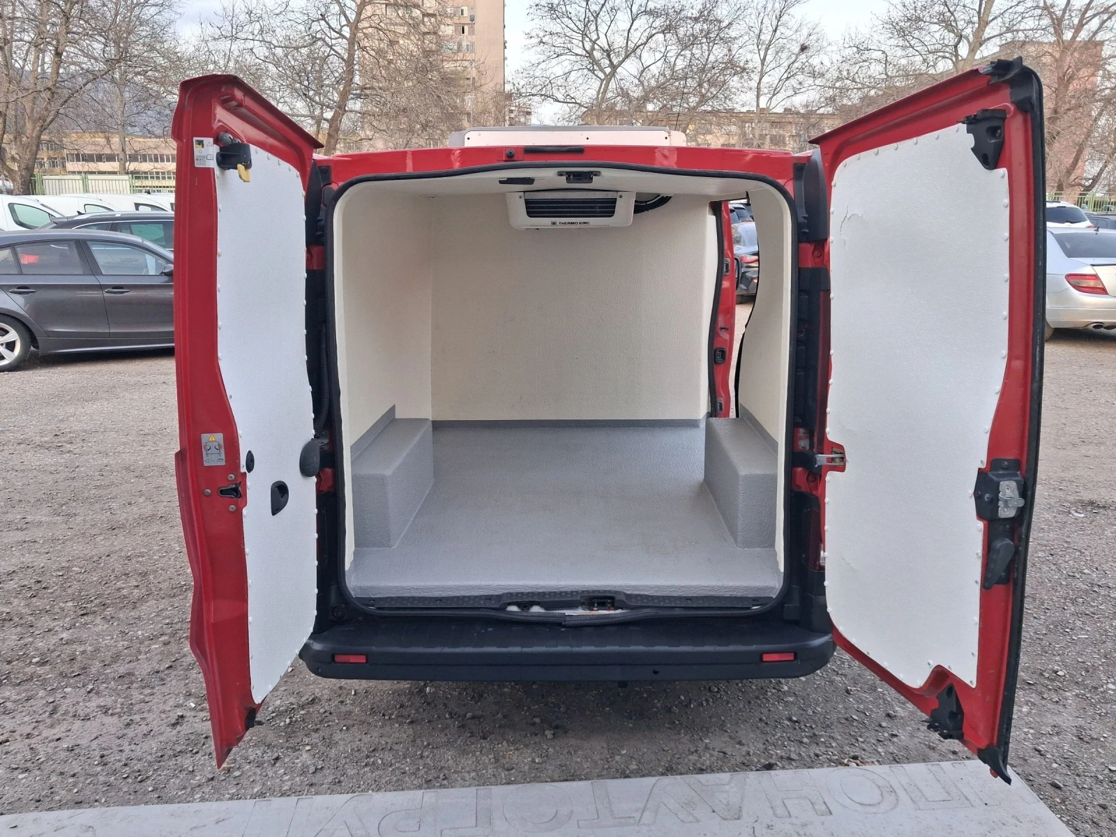 Renault Trafic DCI 115, Хладилен, темпомат, 6 скорости, ТОП, снимка 15 - Бусове и автобуси - 53990503