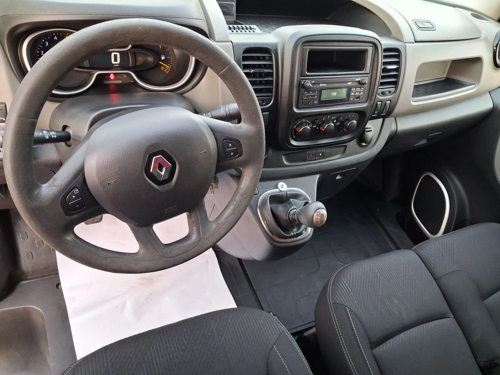 Renault Trafic DCI 115, Хладилен, темпомат, 6 скорости, ТОП, снимка 10 - Бусове и автобуси - 53990503