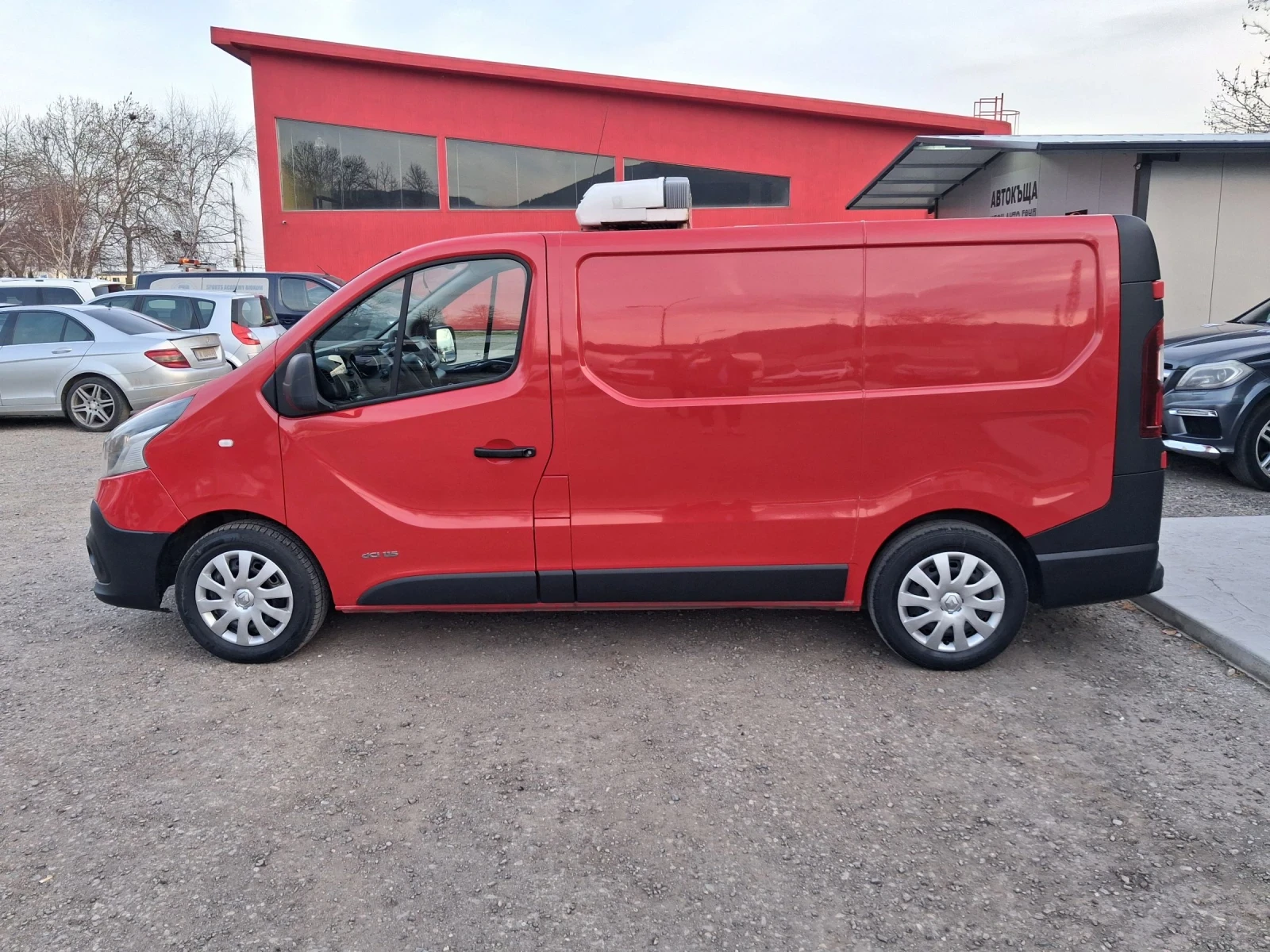 Renault Trafic DCI 115, Хладилен, темпомат, 6 скорости, ТОП, снимка 8 - Бусове и автобуси - 53990503