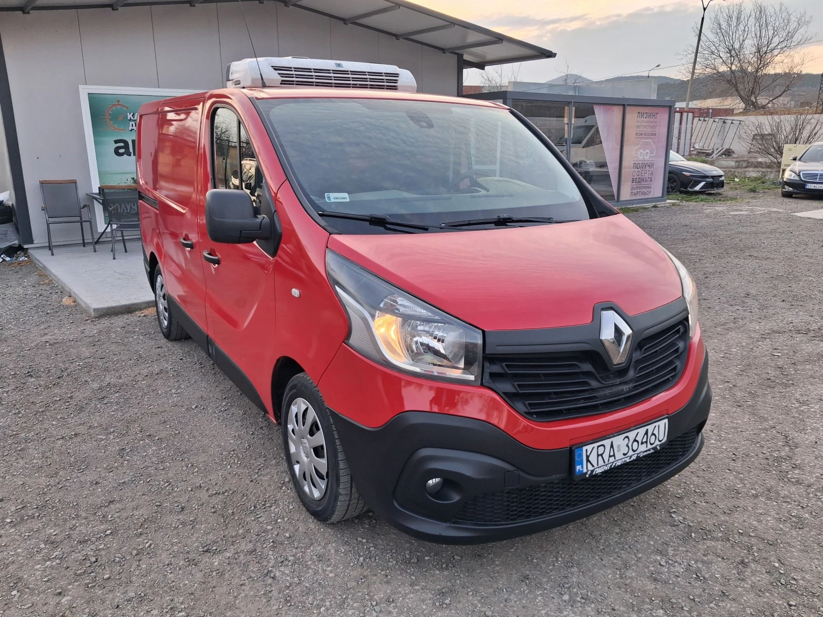 Renault Trafic DCI 115, Хладилен, темпомат, 6 скорости, ТОП, снимка 3 - Бусове и автобуси - 53990503