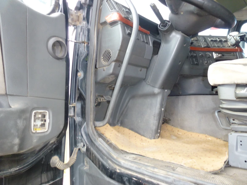 Volvo Fh 12 460 САМОСВАЛНА ПОМПА, снимка 7 - Камиони - 52010518