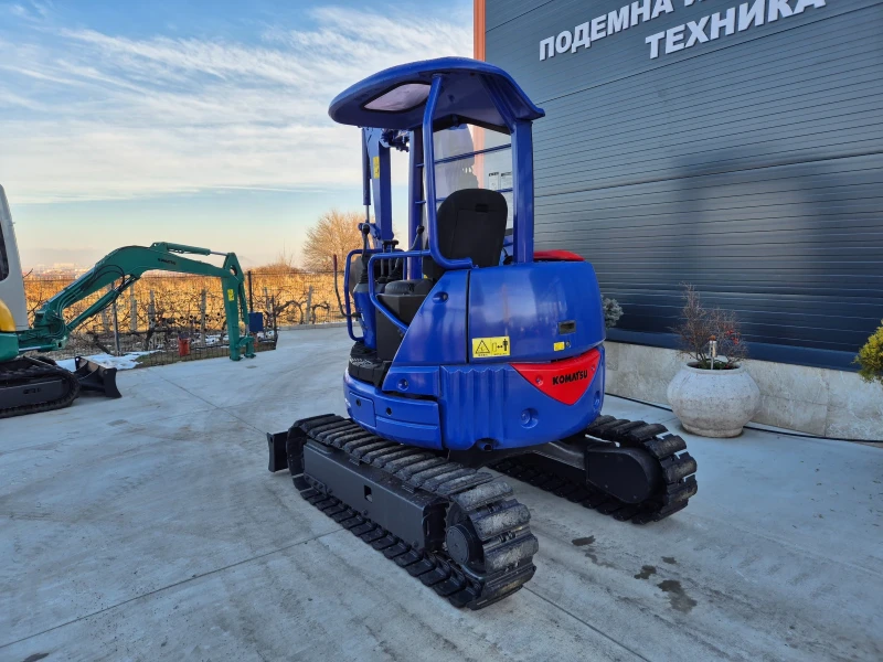 Багер Komatsu 2 тона / ПЕРФЕКТЕН / КАТО НОВ, снимка 3 - Индустриална техника - 48694278