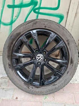 Гуми Зимни 215/55R17, снимка 1