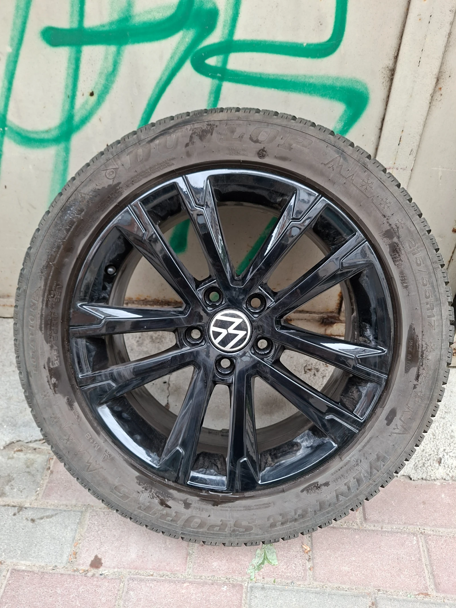 Гуми Зимни 215/55R17