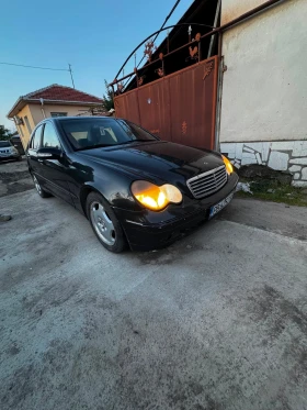 Mercedes-Benz C 220 Mercedes-Benz C 220 CDI W203 2.2 CDI   ~170 к.с.  , снимка 2