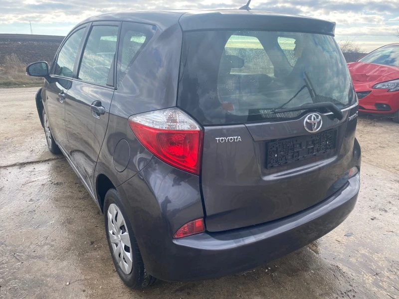 Toyota Verso S 1.3i, снимка 5 - Автомобили и джипове - 39130590