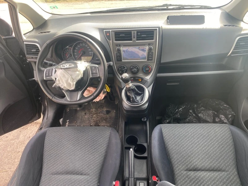 Toyota Verso S 1.3i, снимка 7 - Автомобили и джипове - 39130590