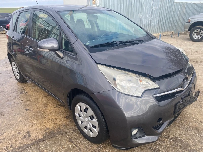 Toyota Verso S 1.3i, снимка 2 - Автомобили и джипове - 39130590