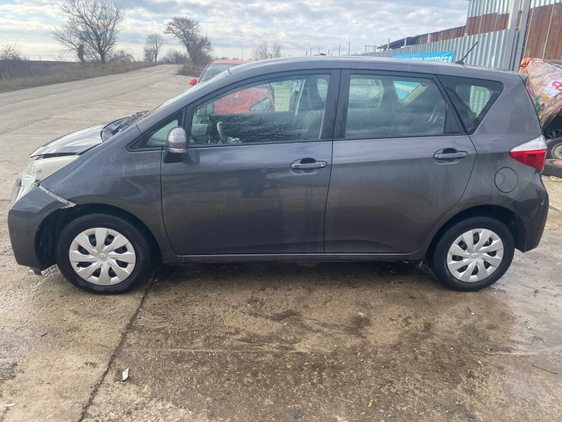 Toyota Verso S 1.3i, снимка 4 - Автомобили и джипове - 39130590