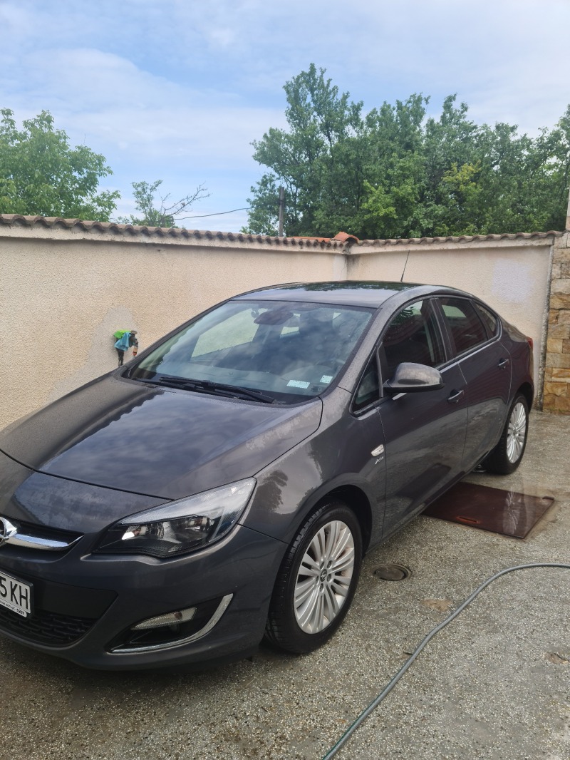 Opel Astra J, снимка 2 - Автомобили и джипове - 46383509