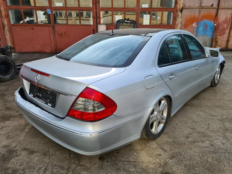 Mercedes-Benz E 500 20бр.4 Matik 388/306к.с., снимка 5 - Автомобили и джипове - 48518167