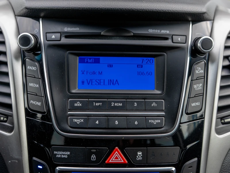 Hyundai I30 1.6 CRDI - 110к.с - АВТОМАТИК - КЛИМАТРОНИК , снимка 16 - Автомобили и джипове - 50450749