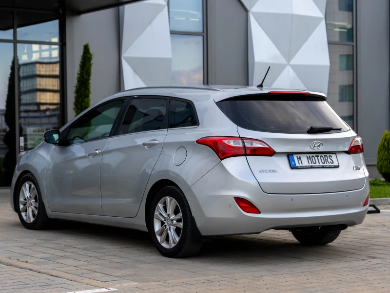 Hyundai I30 1.6 CRDI - 110к.с - АВТОМАТИК - КЛИМАТРОНИК , снимка 6 - Автомобили и джипове - 50450749